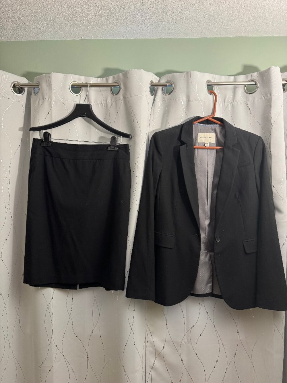 Banana Republic Black Skirt Suit - Size 8